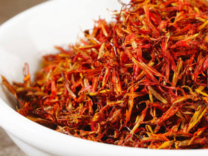 فوائد عشبة العصفر