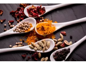 أسرار النكهة: أفضل انواع التوابل لإتقان الطهي أسرار النكهة: أفضل انواع التوابل لإتقان الطهي