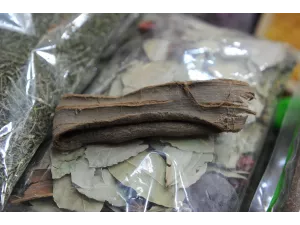 فوائد عشبة الديرم: دعم الطاقة والكبد وتاثيرها الهرموني فوائد عشبة الديرم: دعم الطاقة والكبد وتاثيرها الهرموني