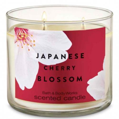 ‏JAPANESE CHERRY BLOSSOM شمعه بثلاث فتلات