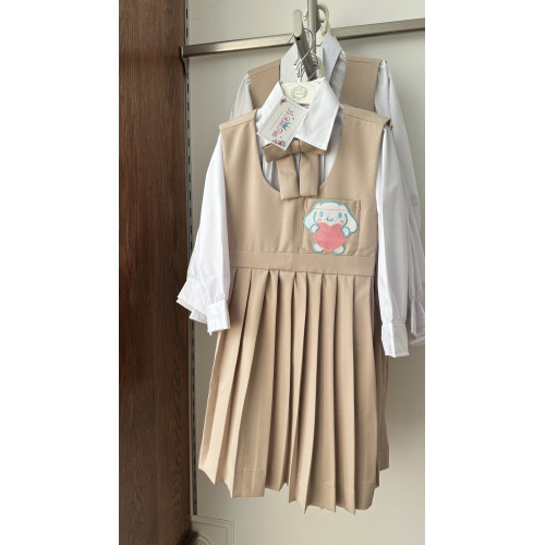 مريول (( رياض أطفال )) بيج مطرز بشخصية سينامورول مع قميص وفيونكة 144735 مريول (( رياض أطفال )) بيج مطرز بشخصية سينامورول مع قميص وفيونكة 144735