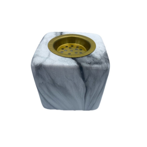 مبخرة مربعة لون ابيض بنقش مبخرة مربعة لون ابيض بنقش