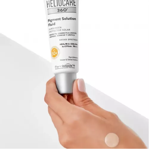سائل مضاد للتصبغات هيليوكير 360 درجة بعامل حماية من الشمس 50+ 50 مل