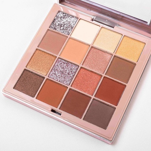 باليت ظلال العيون من نيوفيو - كشمير باليت ظلال العيون من نيوفيو - كشمير