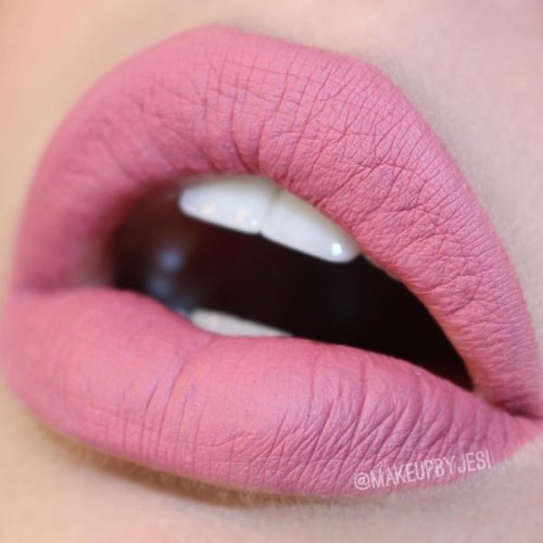 احمر شفاه سائل مطفي من جيرلاكتك - ستارليت