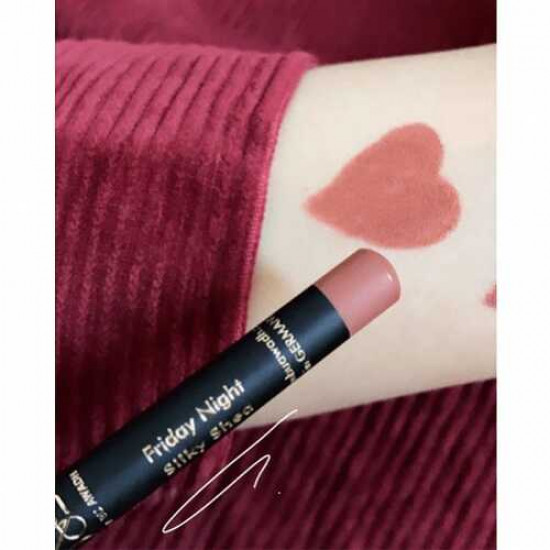 قلم محدد شفاه من نوره بو عوض - فرايدي نايت قلم محدد شفاه من نوره بو عوض - فرايدي نايت