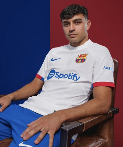 طقم برشلونة الثاني 23/24  طقم برشلونة الثاني 23/24