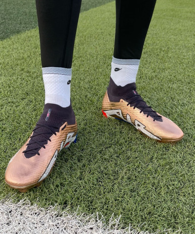 بوت نايك ميركوريال فينوم إليت – إصدار ذهبي فاخر | Nike Mercurial Phenom Elite Gold Edition بوت نايك ميركوريال فينوم إليت – إصدار ذهبي فاخر | Nike Mercurial Phenom Elite Gold Edition