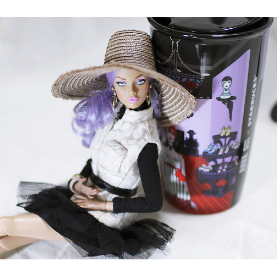 كوب من مجموعة anna sui