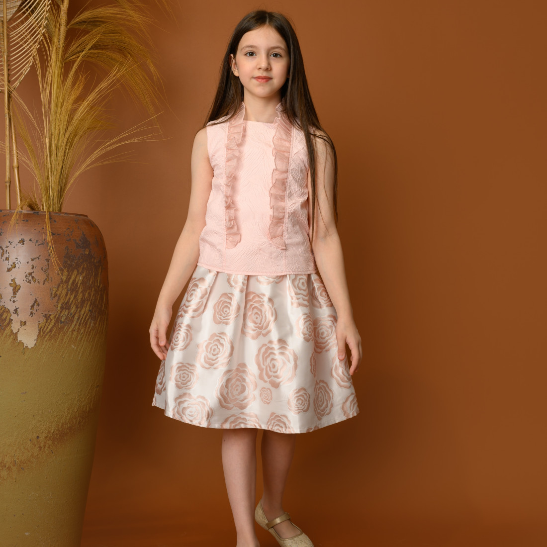 تيور بناتي بنقشة الورود مع تصميم كشكش