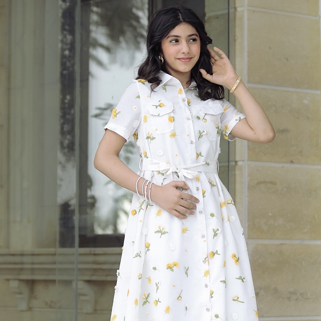 فستان بناتي بتشجيرة هادئة مع حزام وجيوب - Mk2501011