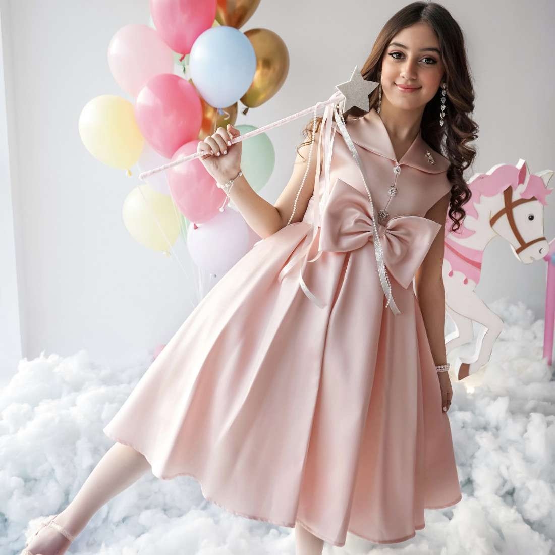 فستان بناتي وردي بفيونكة كبيرة حيث تتحقق الحكايات - M3725