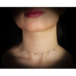 شوكر  الألماس المثلث من دازل ذهب عيار 18 شوكر  الألماس المثلث من دازل ذهب عيار 18