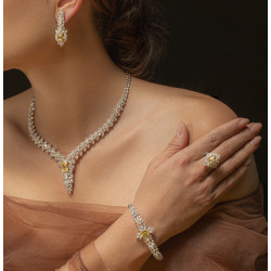 طقم الماس الراوند من مجموعة دازل برايد ذهب عيار 18