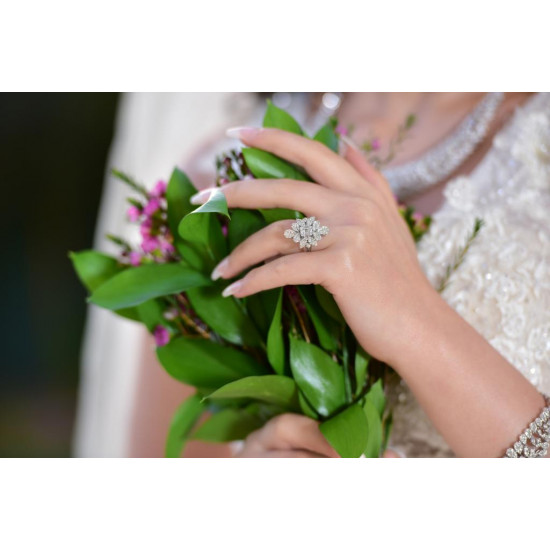 طقم الماس من مجموعة دازل برايد ذهب عيار 18