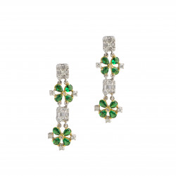 حلق زهور الزمرد الأربع,ألماسي الباجيت من مجموعة "دازل برايد" ذهب 18 حلق زهور الزمرد الأربع,ألماسي الباجيت من مجموعة "دازل برايد" ذهب 18