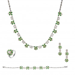 طقم زمردة ألماس الراوند من مجموعة"دازل برايد" ذهب18 طقم زمردة ألماس الراوند من مجموعة"دازل برايد" ذهب18