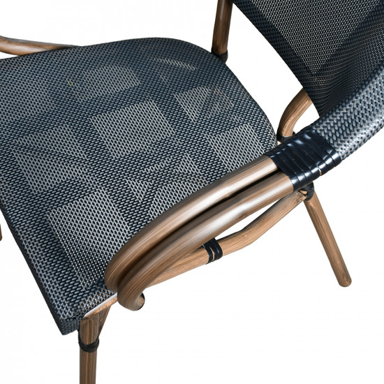 جلسة خارجية 4 مقاعد و طاولة بسطح زجاجي جلسة خارجية 4 مقاعد و طاولة بسطح زجاجي