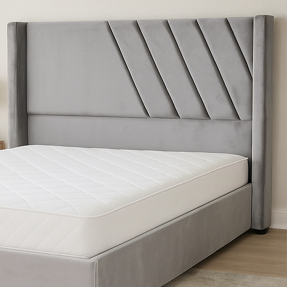 سرير خشبي بتنجيد مخملي عصري