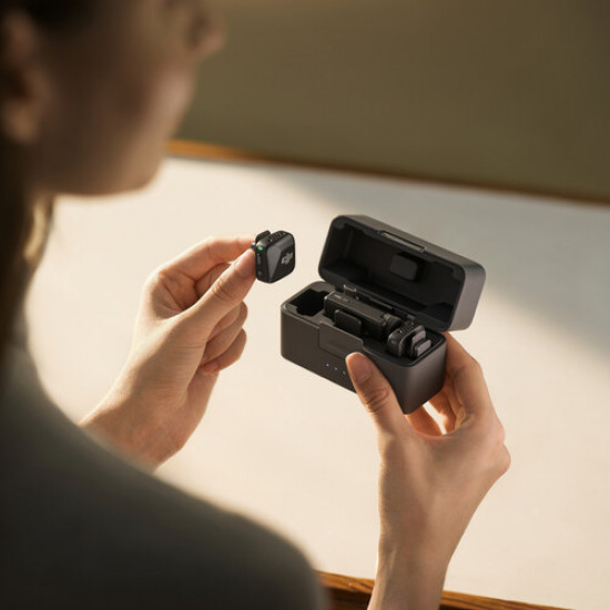 DJI Mic Mini 2-Person Compact Wireless Microphone System for Camera & Smartphone DJI Mic Mini 2-Person Compact Wireless Microphone System for Camera & Smartphone