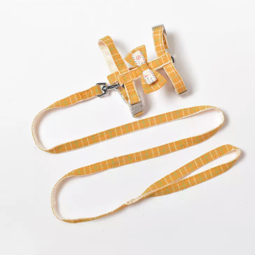 حبل التنزه للقطط مزين بفيونكة 4 الوان مقاس M