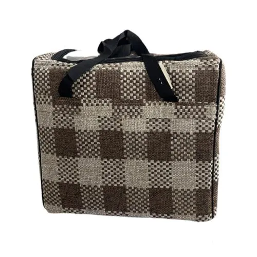 شنطة ترامس قماشية بنقوش مربعات باللون البني 