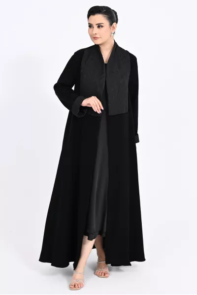 عباية كريب أسود مع جاكار 01010