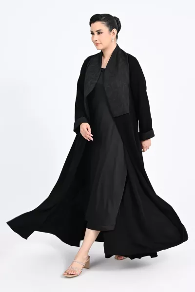 عباية كريب أسود مع جاكار 01010