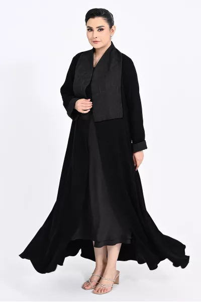 عباية كريب أسود مع جاكار 01010