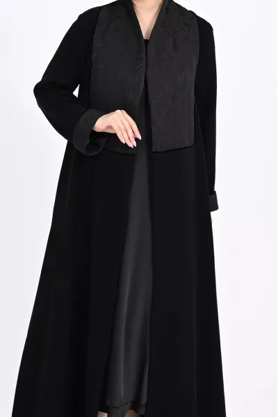 عباية كريب أسود مع جاكار 01010