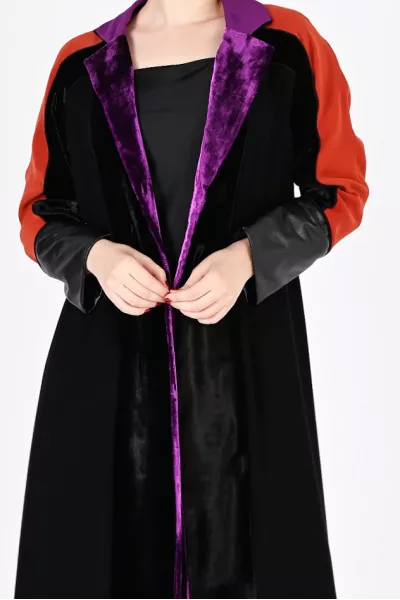 عباية 01038 كريب ومخمل بأصفاد جلدية