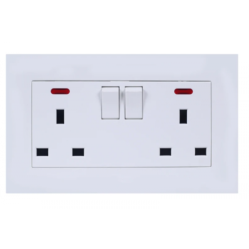 فيش 13A مجــــــوز مع مفتاح ولمبة - أبيض عادي