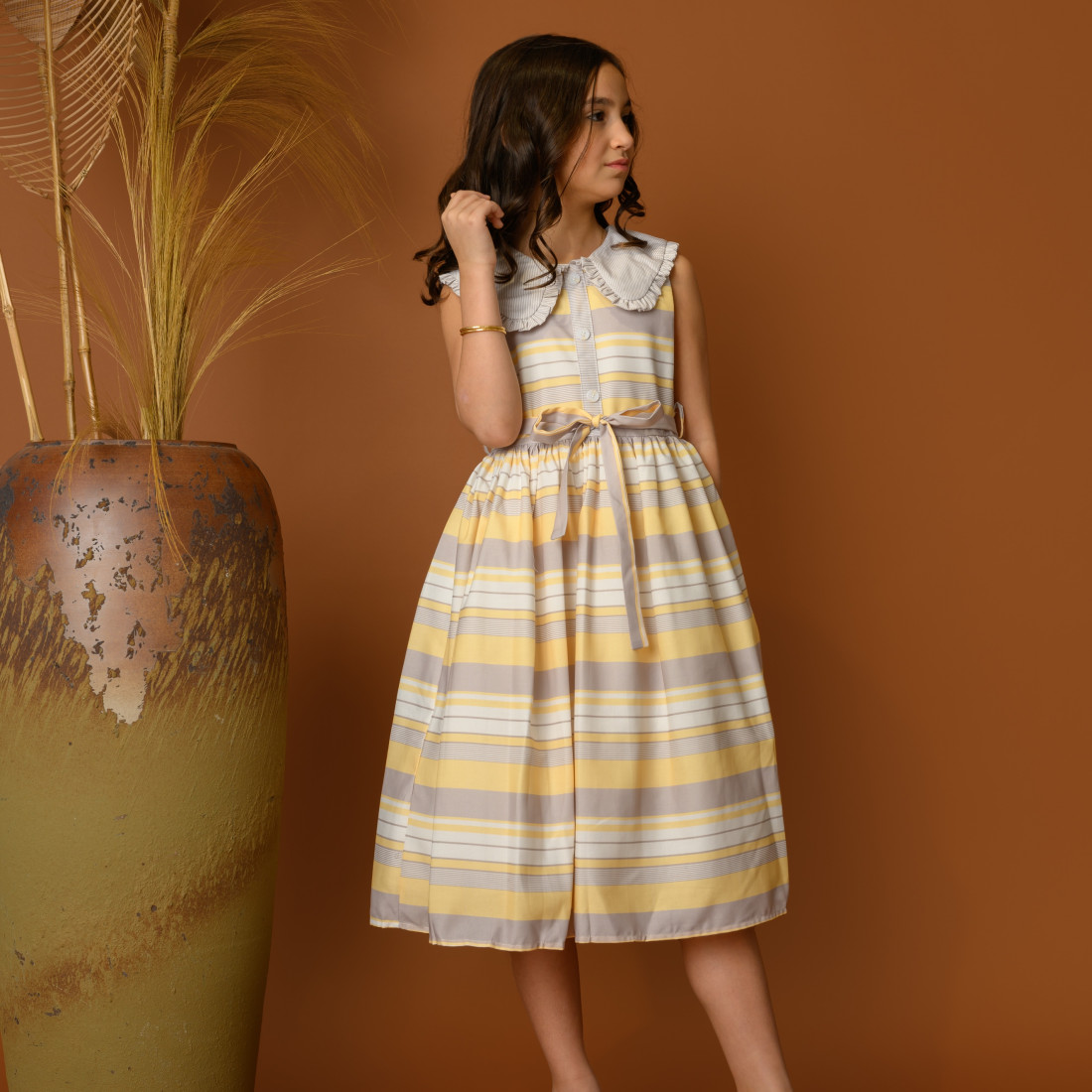 فستان بناتي بخطوط أنيقة - Kj2053