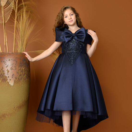 فستان سهرة منفوش بذيل مع فيونكة وتطريز على الصدر - 814