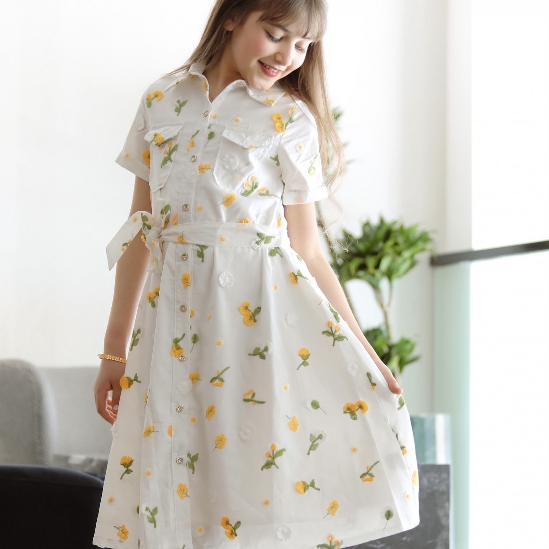 فستان بناتي بتشجيرة هادئة مع حزام وجيوب - Mk2501011