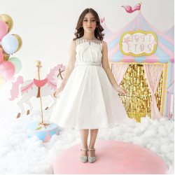 فستان بناتي سهرة إطلالة الأميرات ذيل مرصع وفيونكه من الخلف - M3570