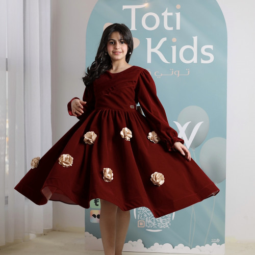 فستان بناتي مخمل عنابي بزهور بارزة | فستان شتوي فاخر - 1100