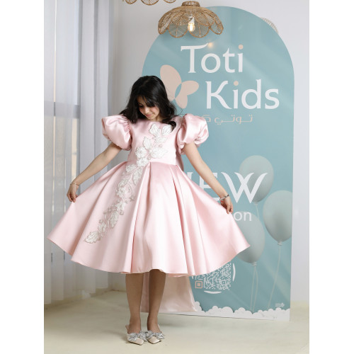 فستان بناتي وردي ميكادو بتطريز وفيونكة ضخمة | فستان هاي لو فاخر - M3763