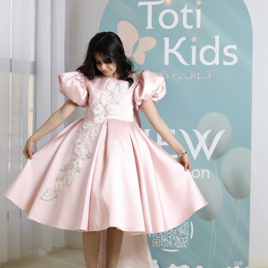 فستان بناتي وردي ميكادو بتطريز وفيونكة ضخمة | فستان هاي لو فاخر - M3763