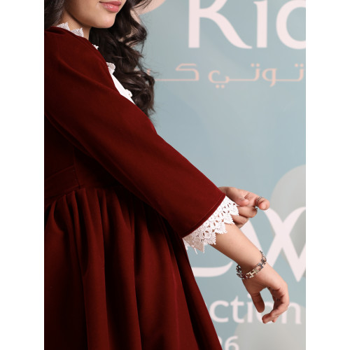 فستان بناتي مخمل بياقة مطرزة ودانتيل | فستان شتوي كلاسيكي - 1109