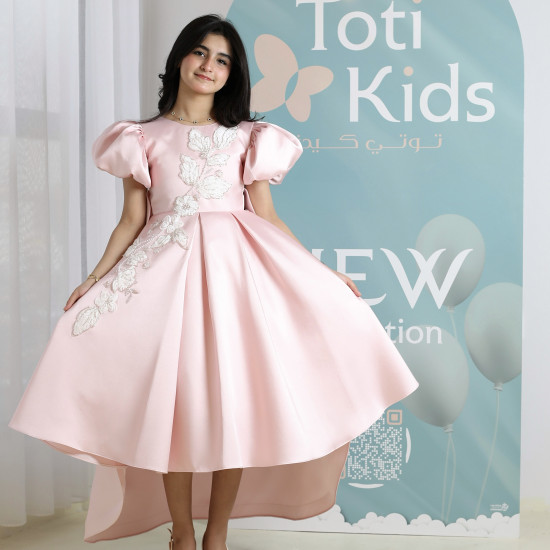 فستان بناتي وردي بأكمام منفوشة وتطريز | فستان هاي لو فاخر - M3765