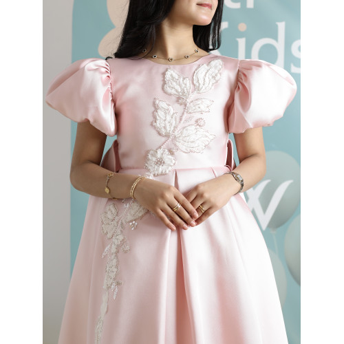 فستان بناتي وردي بأكمام منفوشة وتطريز | فستان هاي لو فاخر - M3765