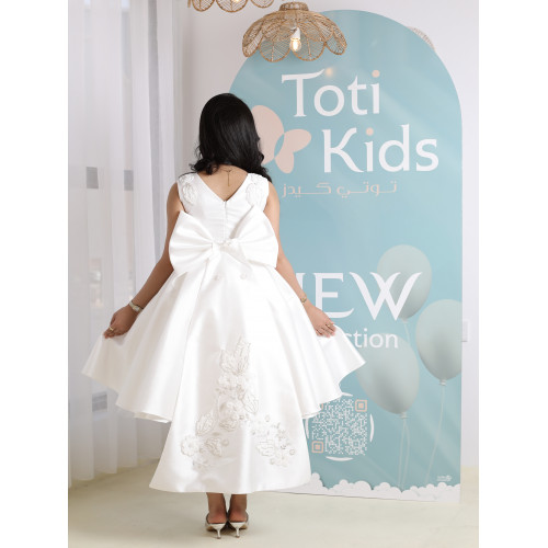 فستان بناتي أبيض بتطريز فاخر | فستان بفيونكة خلفية كبيرة - M3761 فستان بناتي أبيض بتطريز فاخر | فستان بفيونكة خلفية كبيرة - M3761