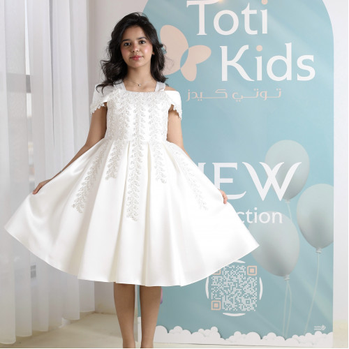 فستان بناتي أبيض أوف شولدر بتطريز | فستان سهرة فاخر - M3624