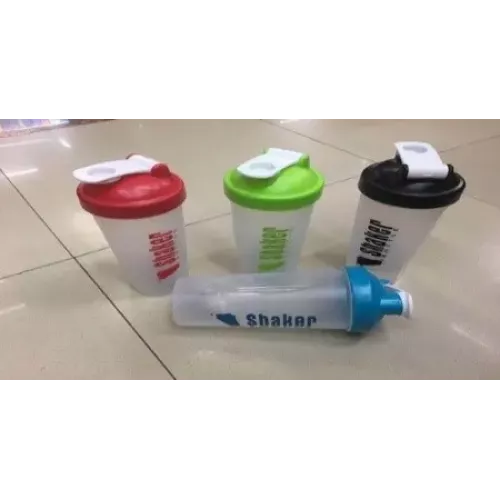 شيكر شفاف بشعار غطاء ملون سعة 600 مل شيكر شفاف بشعار غطاء ملون سعة 600 مل