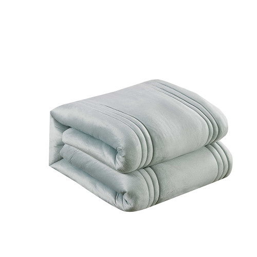 مفرش شتوي مخمل 7 قطع نفرين مفرش شتوي مخمل 7 قطع نفرين