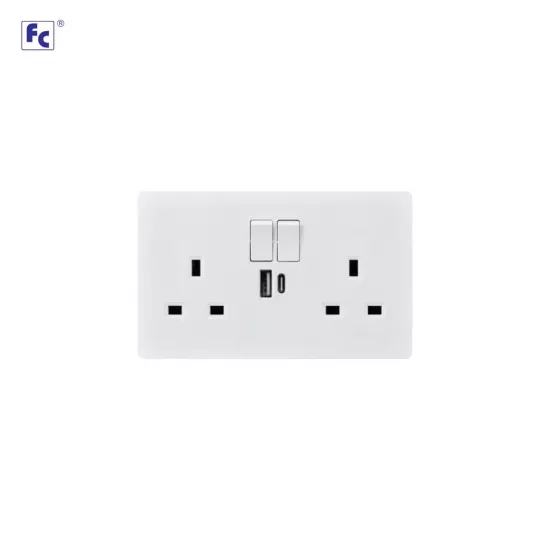 فيش 13 امبير مزدوج مع 2 شاحن بمفتاح 3*6 ابيض - اف سي 