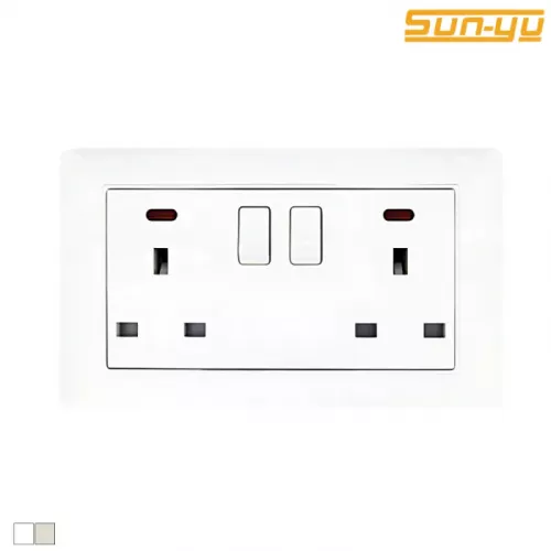 فيش 13 امبير مزدوج بمفتاح 3*6 - صن يو 6