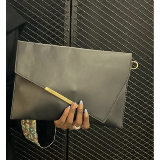 حقيبه ظرف نسائية بملمس التمساح بالون أحادي وهي مناسبة الحفلات والمناسبات حقيبه ظرف نسائية بملمس التمساح بالون أحادي وهي مناسبة الحفلات والمناسبات