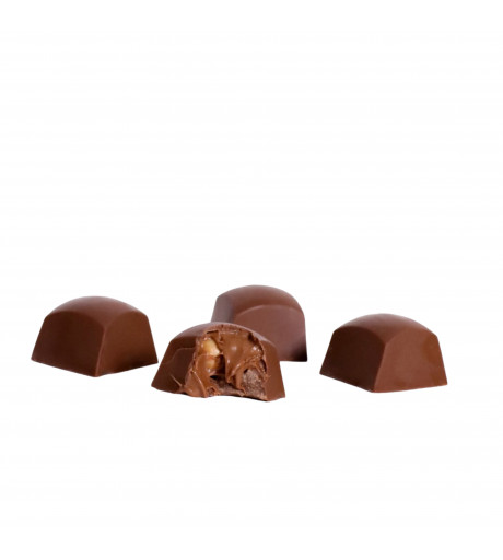 شوكولاته بكريمة البندق مع بندق شوكولاته بكريمة البندق مع بندق